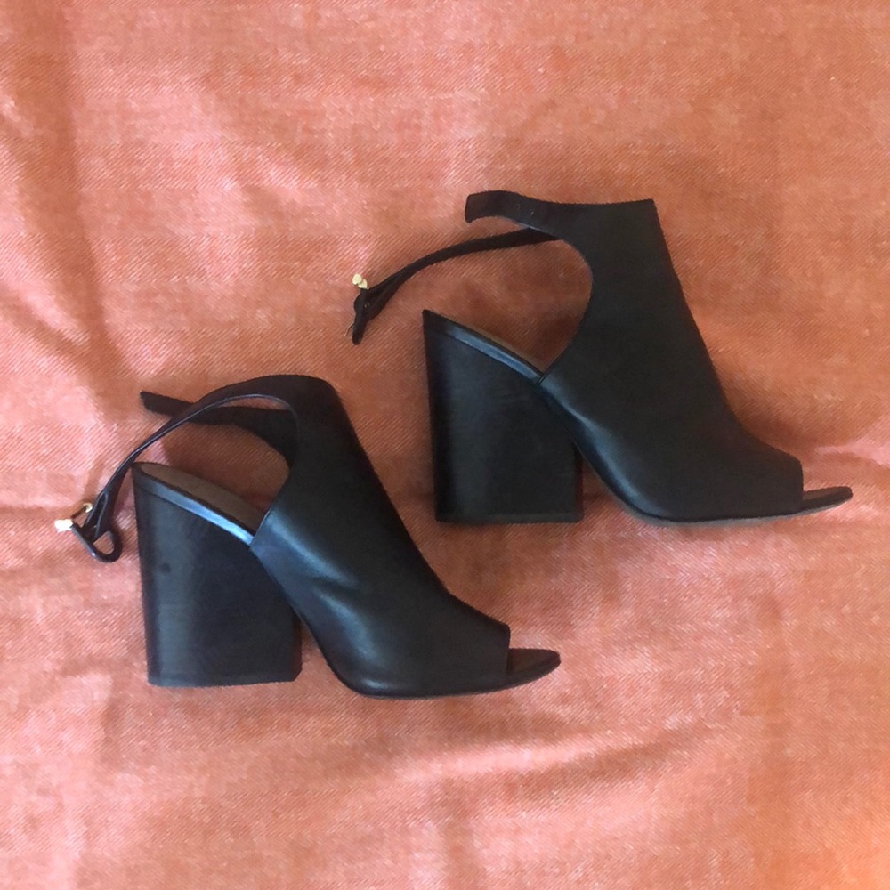 Tory Burch block heels size 8.5